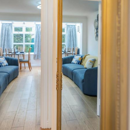 5 Min To Heathrow & Uxbridge Station With Parking Villa Hillingdon Exterior photo