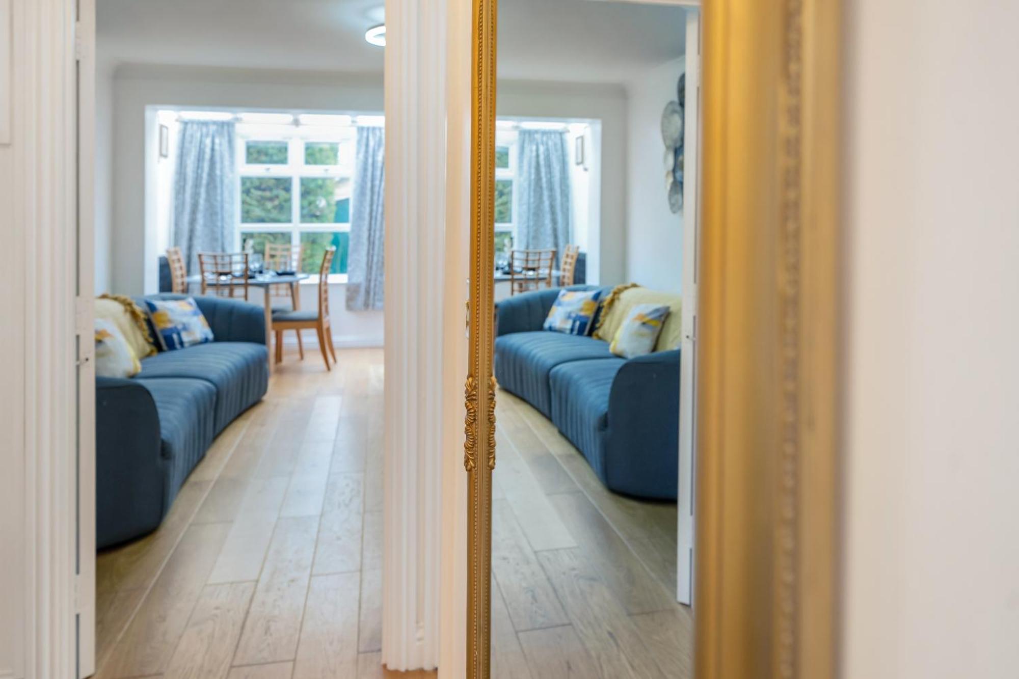 5 Min To Heathrow & Uxbridge Station With Parking Villa Hillingdon Exterior photo
